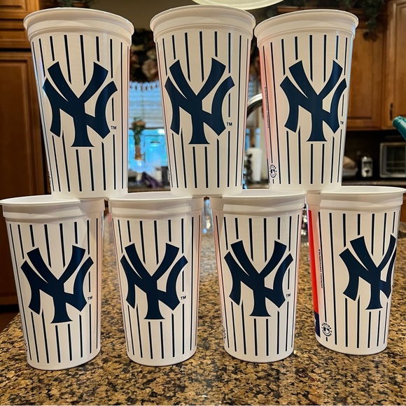 MLB Dining 33 Ny Yankees 32 Oz Cups Set Of 7 Poshmark